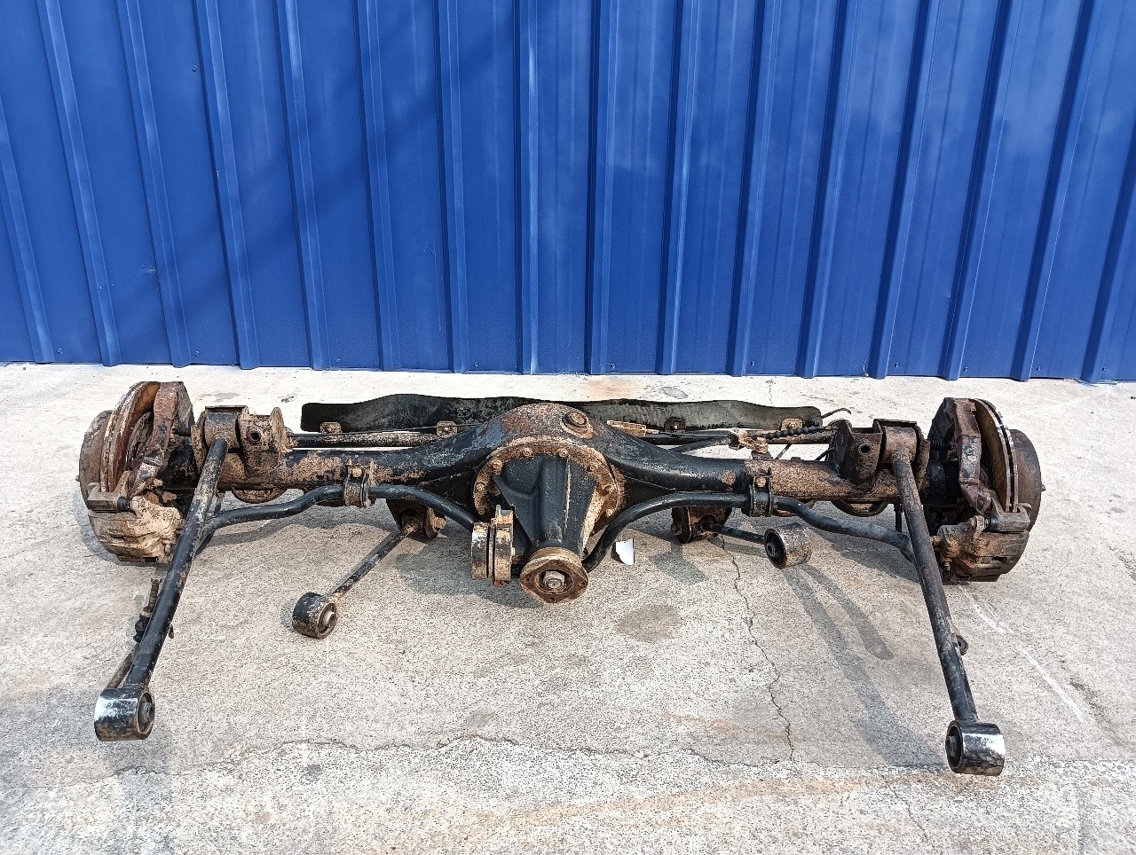 Essieu arrière KIA SORENTO I (JC) 13635711 | B-Parts