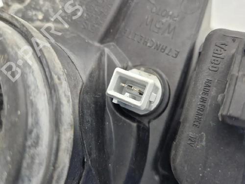 Right headlight TOYOTA YARIS (_P9_) 1.4 D-4D (NLP90_, NLP90R) | BP31082321C29 