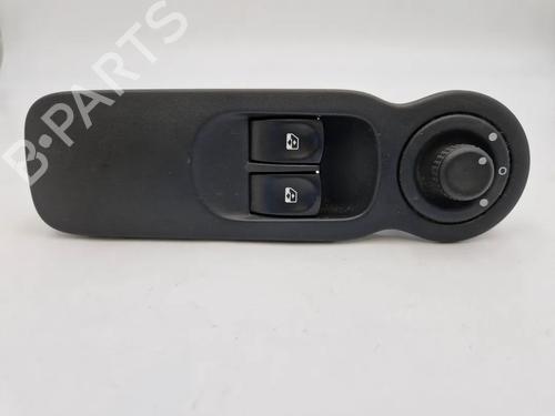 Used Left front window switch Left front window switch RENAULT MODUS / GRAND MODUS (F/JP0_) 1.5 dCi (FP0F, JP0F) (86 hp) 30343087 30343087