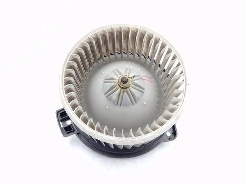 Used Heater blower motor TOYOTA YARIS (_P1_) 1.4 D-4D (NLP10_, NLP10R) (75 hp) 30345018