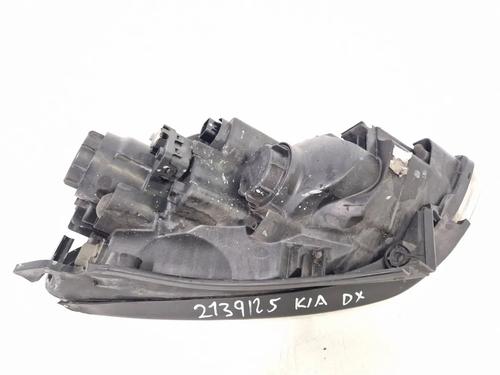 Right headlight KIA CARENS III MPV (UN) 2.0 CRDi 115 | BP30349539C29 