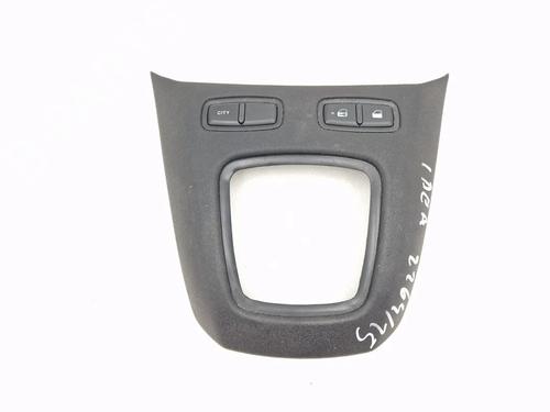 middle-console-fiat-idea-350_-2003-30349844 main image