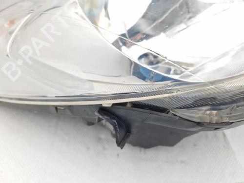 Right headlight TOYOTA YARIS (_P9_) 1.4 D-4D (NLP90_, NLP90R) | BP31082321C29 