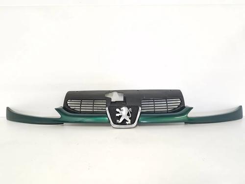 Used Grille PEUGEOT 206 Hatchback (2A/C) 1.4 i (75 hp) 30350931