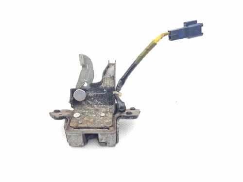 Fechadura da mala Fechadura da mala TOYOTA YARIS (_P9_) 1.4 D-4D (NLP90_, NLP90R) (90 hp) 33904753 33904753