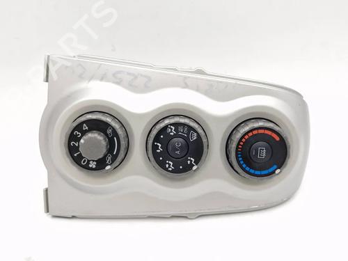 Used Climate control TOYOTA YARIS (_P9_) 1.3 VVT-i (SCP90_, SCP90R) (87 hp) 30343654