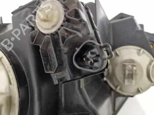 Right headlight MITSUBISHI GRANDIS (NA_W) 2.0 DI-D (NA8W) | BP32111421C29 