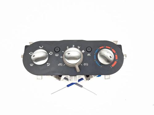 Used Climate control RENAULT TWINGO II (CN0_) 1.5 dCi (CN0E) (64 hp) 30346246