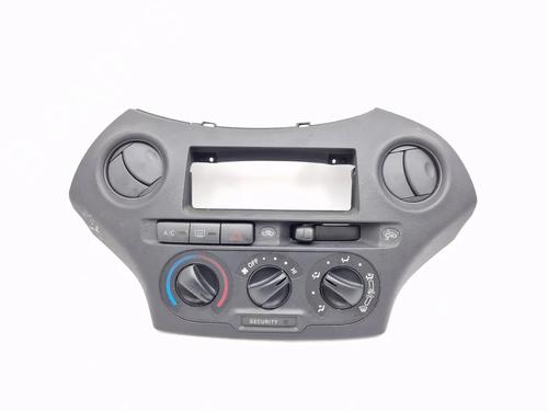 Used Climate control TOYOTA YARIS (_P1_) 1.4 D-4D (NLP10_, NLP10R) (75 hp) 30344776
