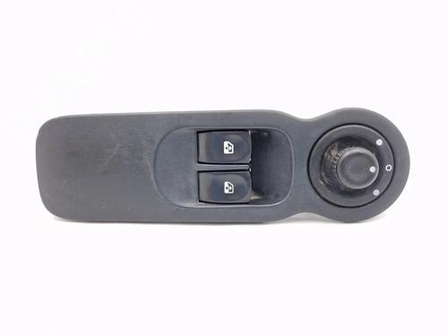 Used Left front window switch Left front window switch RENAULT MODUS / GRAND MODUS (F/JP0_) 1.5 dCi (FP0F, JP0F) (86 hp) 30343371 30343371
