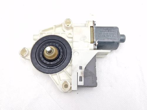 Used Left rear window motor PEUGEOT 407 (6D_) 2.0 HDi 135 (6DRHRH, 6DRHRE, 6DRHRG, 6DRHRJ) (136 hp) 31967693