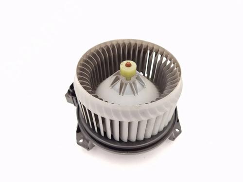 Used Heater blower motor TOYOTA YARIS (_P9_) 1.3 VVT-i (SCP90_, SCP90R) (87 hp) 30346361