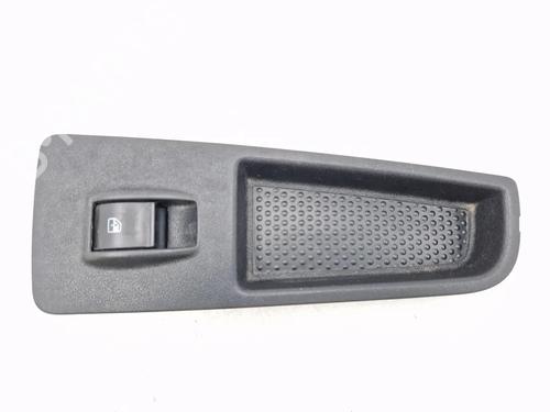 Used Left front window switch Left front window switch FIAT BRAVO II (198_) 1.4 (198AXA1B) (90 hp) 30341673 30341673