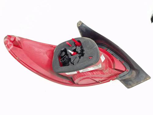 Right taillight PEUGEOT 206+ (2L_, 2M_) 1.4 i (2LKFWA, 2MKFWA) | BP30348498C35