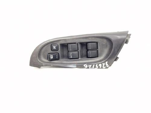 switch-nissan-almera-ii-hatchback-n16-2000-32437578 main image