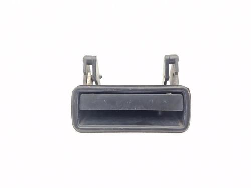 Højre bagtil udvendigt håndtag Højre bagtil udvendigt håndtag VOLVO 240 (P242, P244) 2.0 (121 hp) 39739004 39739004