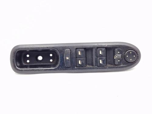 Used Switch Switch PEUGEOT 407 (6D_) 2.0 HDi 135 (6DRHRH, 6DRHRE, 6DRHRG, 6DRHRJ) (136 hp) 30344292 30344292