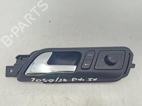 Used Front left interior door handle Front left interior door handle VW POLO IV (9N_, 9A_) 1.4 TDI (80 hp) 30341351 30341351