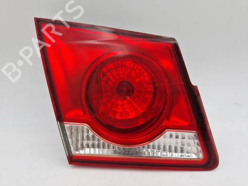 Used Left tailgate light CHEVROLET CRUZE (J300) 2.0 CDI (150 hp) 30341222