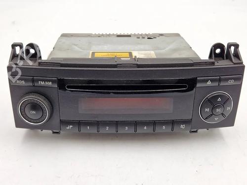Used Radio Radio MERCEDES-BENZ A-CLASS (W169) A 170 (169.032, 169.332) (116 hp) 30344853 30344853
