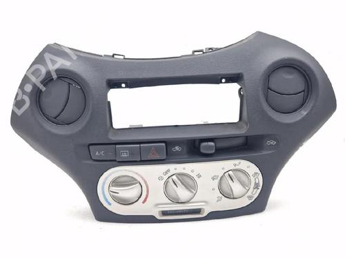Used Climate control Climate control TOYOTA YARIS (_P1_) 1.4 D-4D (NLP10_, NLP10R) (75 hp) 39526289 39526289