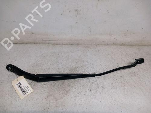 Used Front windshield wiper arm Front windshield wiper arm 30422580 30422580