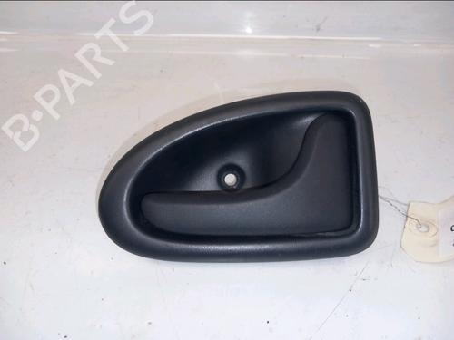 Maneta interior delantera derecha RENAULT CLIO II (BB_, CB_) 1.2 16V (BB05, BB0W, BB11, BB27, BB2T, BB2U, BB2V, CB05,... (75 hp) 31750236