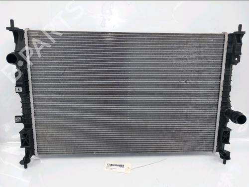 Used Water radiator PEUGEOT 3008 II SUV (MC_, MR_, MJ_, M4_) Hybrid (224 hp) 31032483