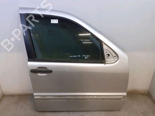 Used Right front door MERCEDES-BENZ M-CLASS (W163) ML 270 CDI (163.113) (163 hp) 30417972