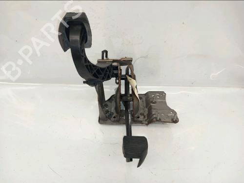 Used Clutch pedal CITROËN C3 I (FC_, FN_) 1.4 i (73 hp) 32007420