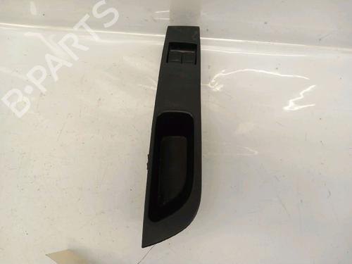 Used Left front window switch NISSAN MICRA III (K12) 1.2 16V (80 hp) 30417260