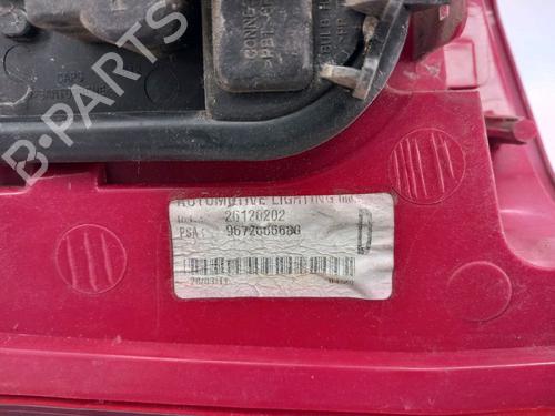 Right taillight PEUGEOT 5008 (0U_, 0E_) 1.6 HDi | BP30422470C35