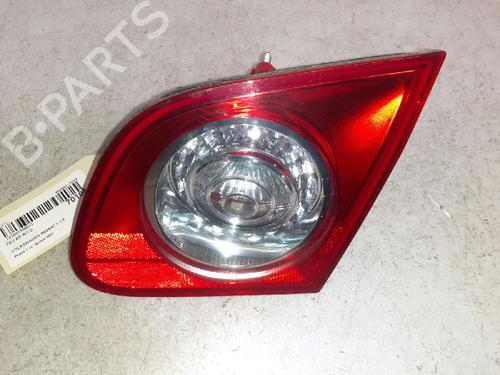 Używane Lampa tylna klapy bagażnika prawa VW PASSAT B6 (3C2) 1.9 TDI (105 hp) 30414082