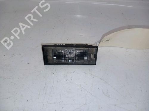 Używane Lampa oświetlenia tablicy rejestracyjnej RENAULT TWINGO III (BCM_, BCA_) 0.9 TCe 90 (BCM9, BCM2) (90 hp) 30429950