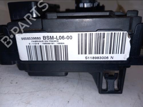 Fuse box CITROËN C5 II (RC_) 2.0 HDi (RCRHRH) | BP32655024E1