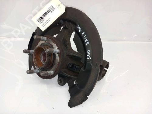 Used Right front steering knuckle VOLVO S40 II (544) D2 (115 hp) 30430401