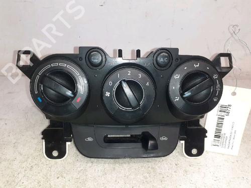 Used Climate control MAZDA 2 (DE_, DH_) 1.4 MZR-CD (68 hp) 30424302