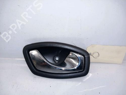 Używane Klamka wewnętrzna drzwi tylnych prawych RENAULT CAPTUR I (J5_, H5_) 1.5 dCi 90 (J5N4, J5M5, J5MW, J5M6, J5AL, J5AJ) (90 hp) 30417016