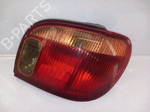 Højre baglygte TOYOTA YARIS (_P1_) 1.0 (SCP10_, SCP10R) (65 hp) 30428502