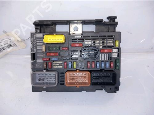 Sikringsdose PEUGEOT 3008 I MPV (0U_) 1.6 HDi (112 hp) 30524556