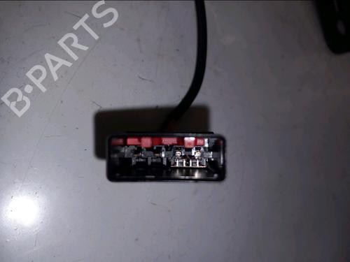 Seat buckle FIAT 500L (351_, 352_) 0.9 (199LYC1B) | BP31304586I32