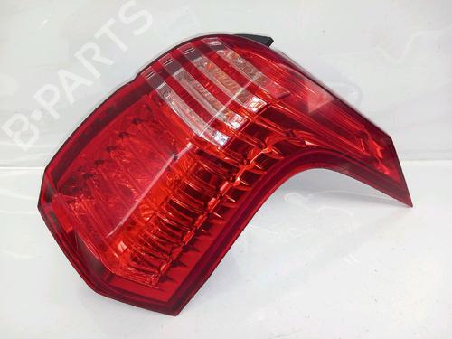 Used Right taillight PEUGEOT 5008 (0U_, 0E_) 1.6 HDi (110 hp) 30422025