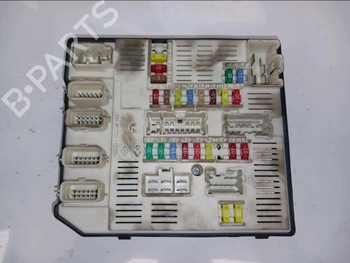 Used Fuse box RENAULT MEGANE III Grandtour (KZ0/1) 1.5 dCi (KZ0C, KZ1A) (90 hp) 30425866