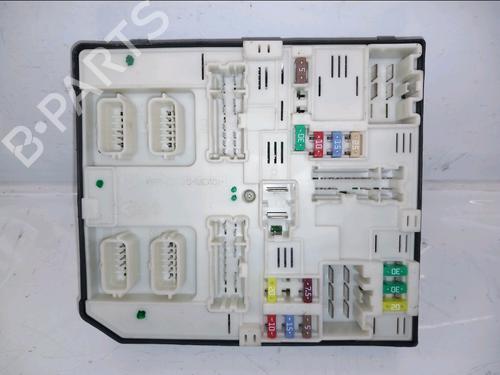 fuse-box-renault-megane-iii-hatchback-bz01_-b3_-2008-32007396 main image