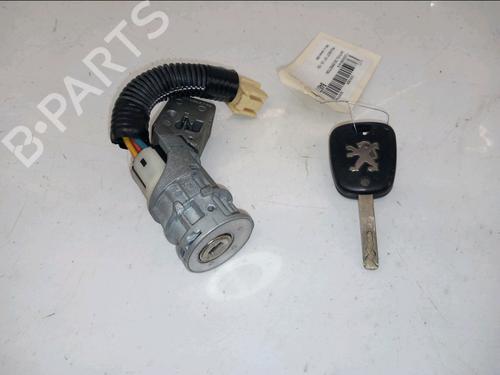 Used Ignition barrel PEUGEOT 107 (PM_, PN_) 1.0 (68 hp) 31867797