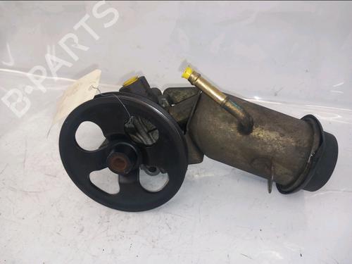 Pompe de direction assistée TOYOTA YARIS (_P1_) 1.4 D-4D (NLP10_, NLP10R) (75 hp) 32131360