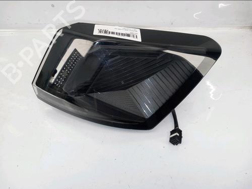 Used Right taillight PEUGEOT 3008 II SUV (MC_, MR_, MJ_, M4_) Hybrid (224 hp) 30524652