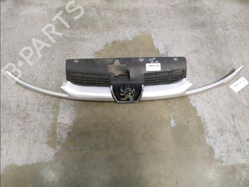 Grill PEUGEOT 206 Hatchback (2A/C) 1.9 D (69 hp) 30420153