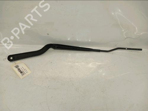 Used Front windshield wiper arm RENAULT TWINGO III (BCM_, BCA_) 1.0 SCe 65 (BCMJ) (65 hp) 32434751
