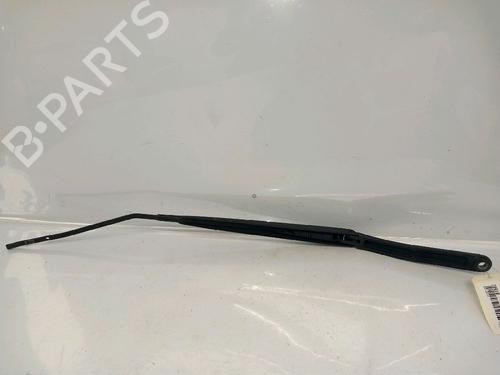 front-windshield-wiper-arm-renault-clio-iv-bh_-2012-2013-2014-2015-2016-2017-2018-2019-2020-2021-30414487 main image